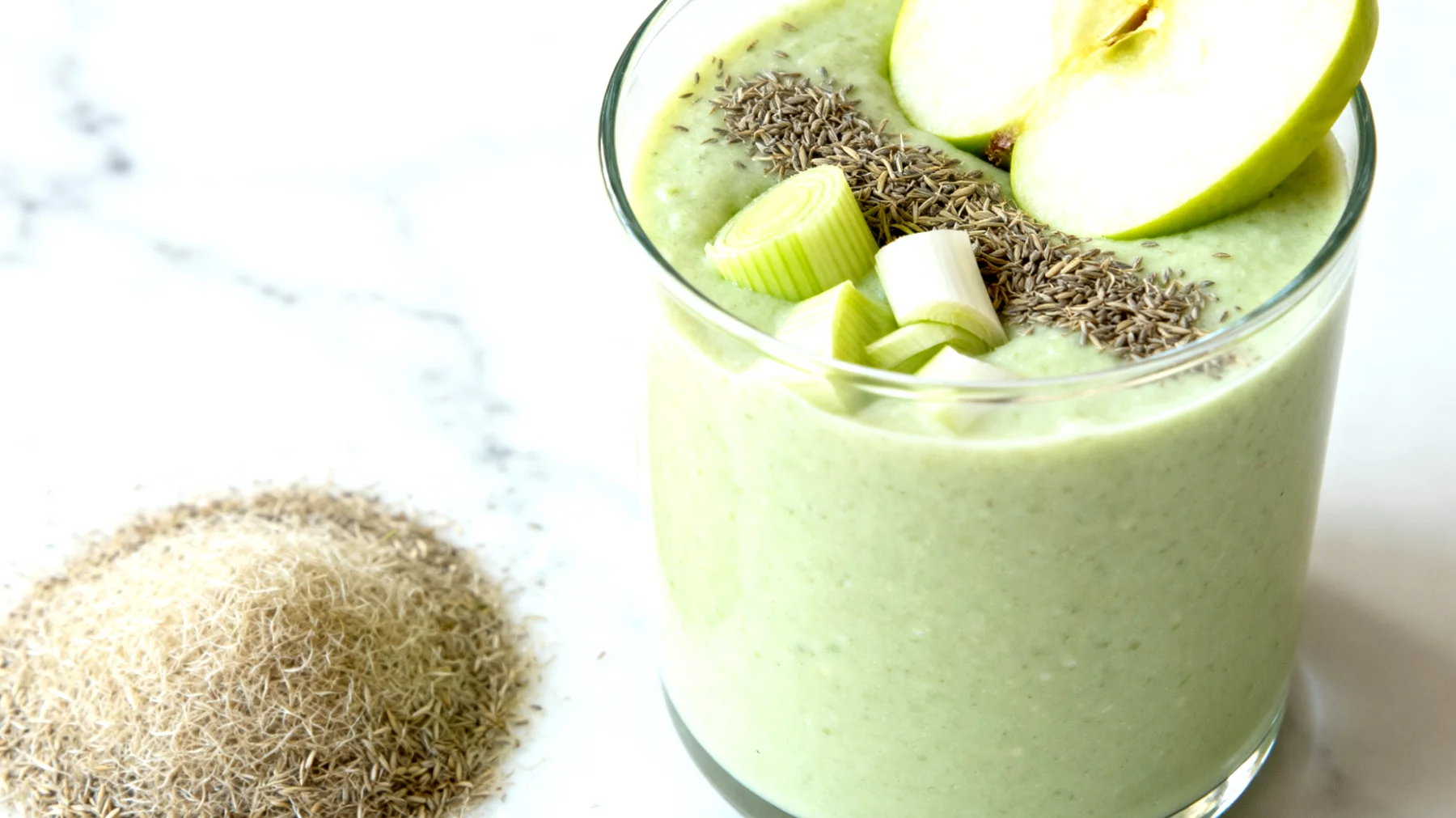 Flohsamenschalen-Smoothie mit Apfel und Fenchel"